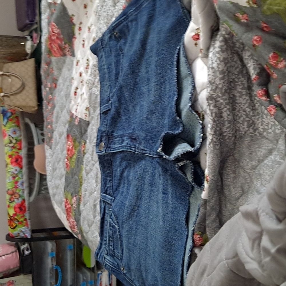Old Navy Boy Friend Mid Size Shorts